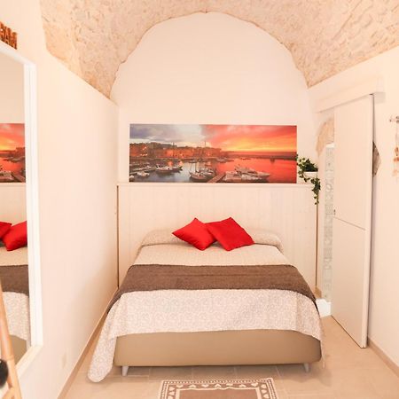 Room 20 - Piccola Camera In Pietra Bianca Джовинацо Екстериор снимка