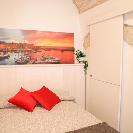 Room 20 - Piccola Camera In Pietra Bianca Джовинацо Екстериор снимка