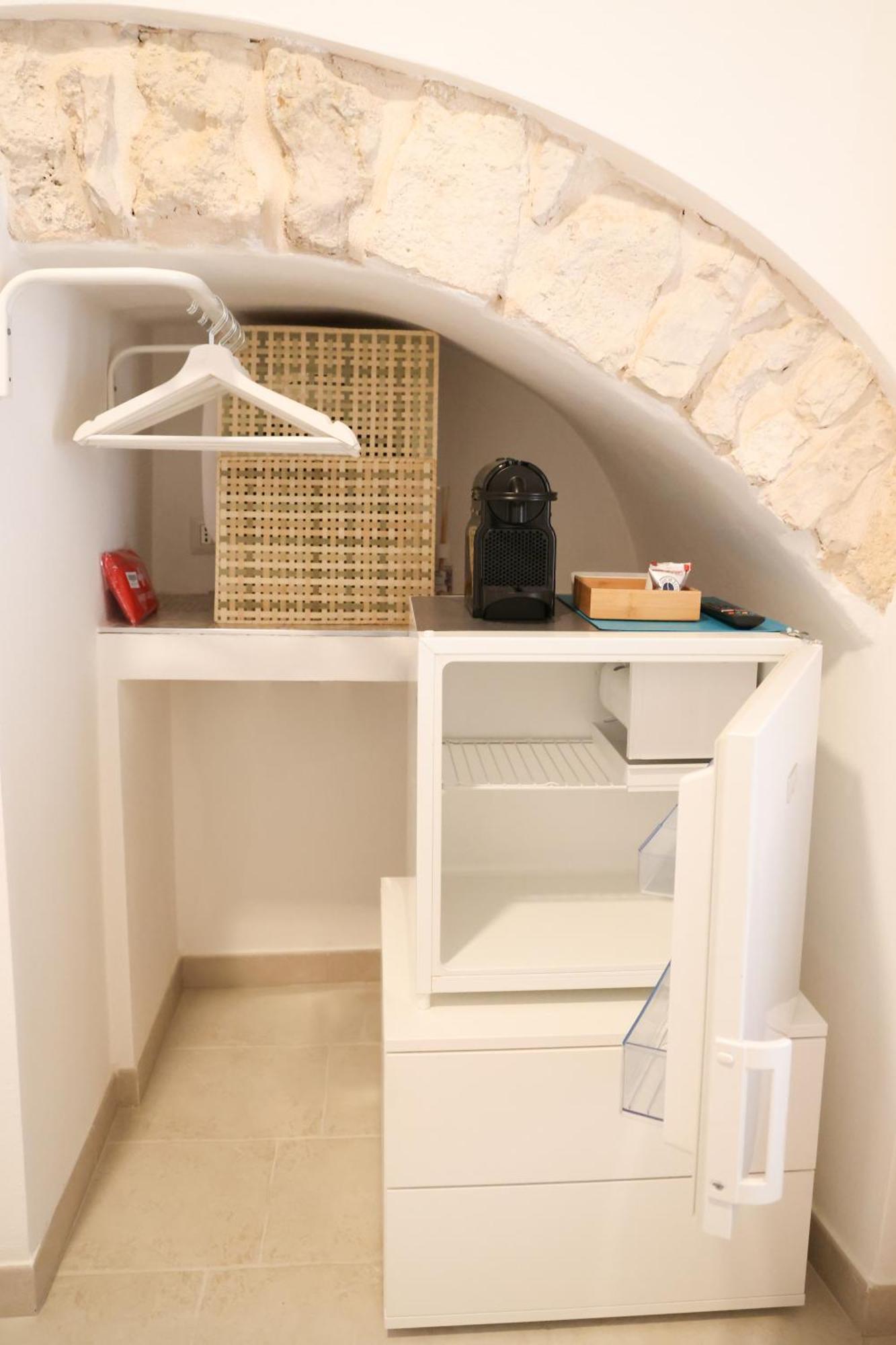 Room 20 - Piccola Camera In Pietra Bianca Джовинацо Екстериор снимка