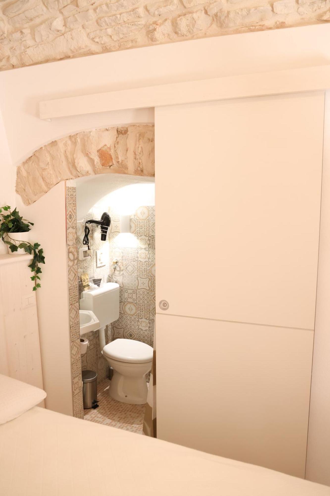 Room 20 - Piccola Camera In Pietra Bianca Джовинацо Екстериор снимка